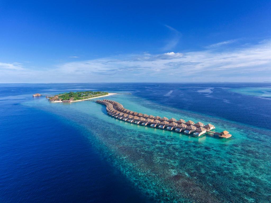 Hurawalhi Island